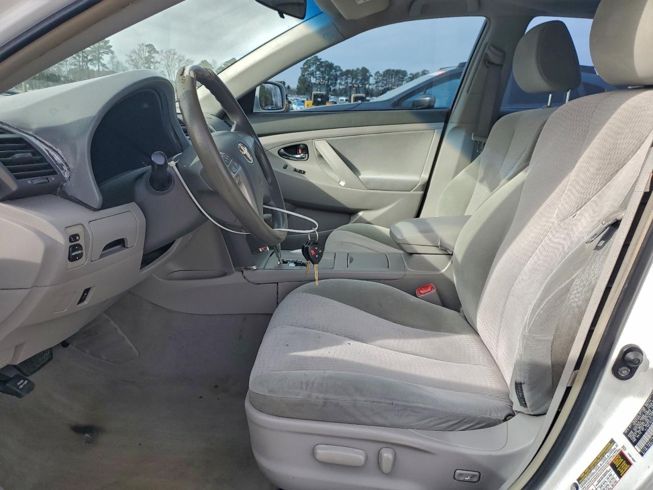 2011 TOYOTA CAMRY BASE photo 13