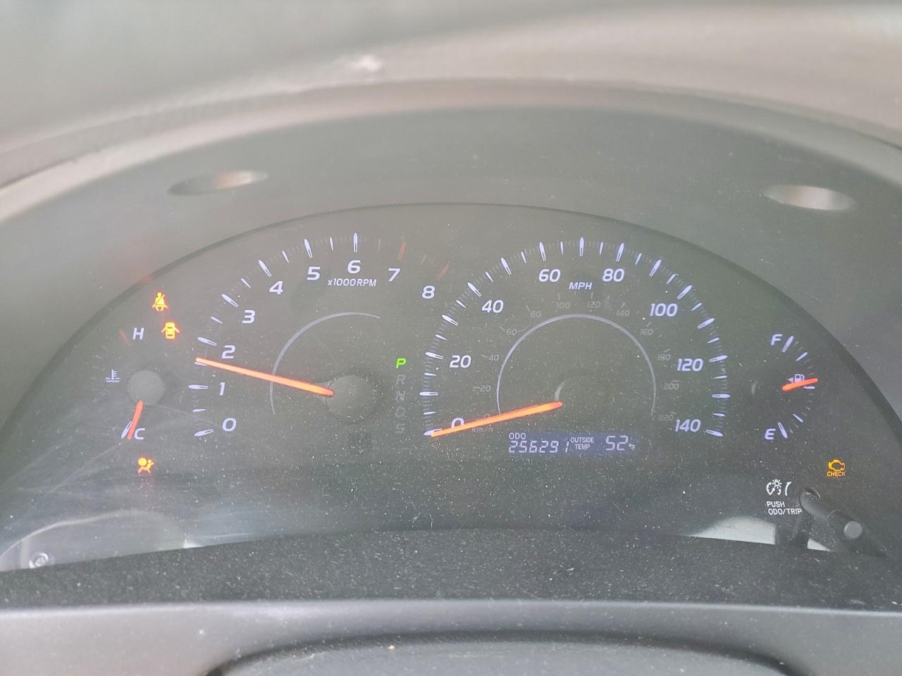 2011 TOYOTA CAMRY BASE photo 17