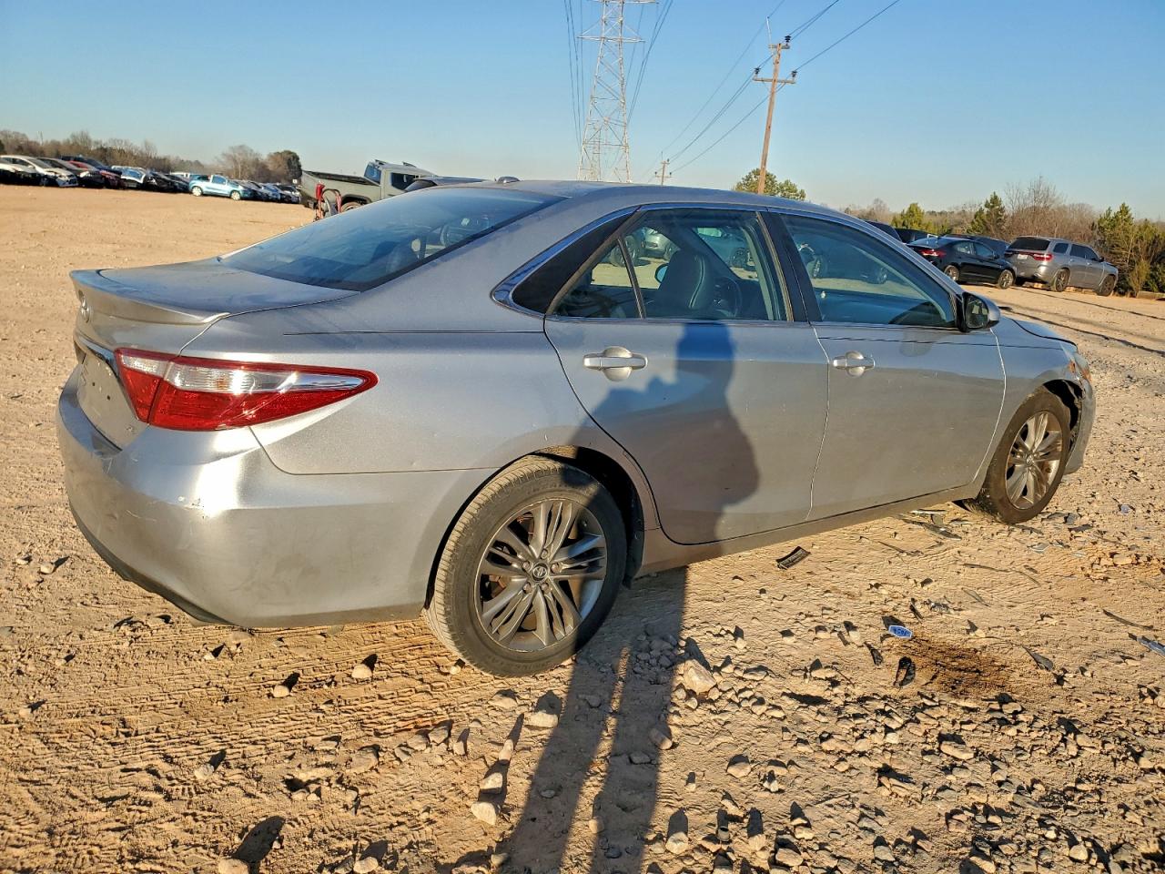 2016 TOYOTA CAMRY LE photo 5