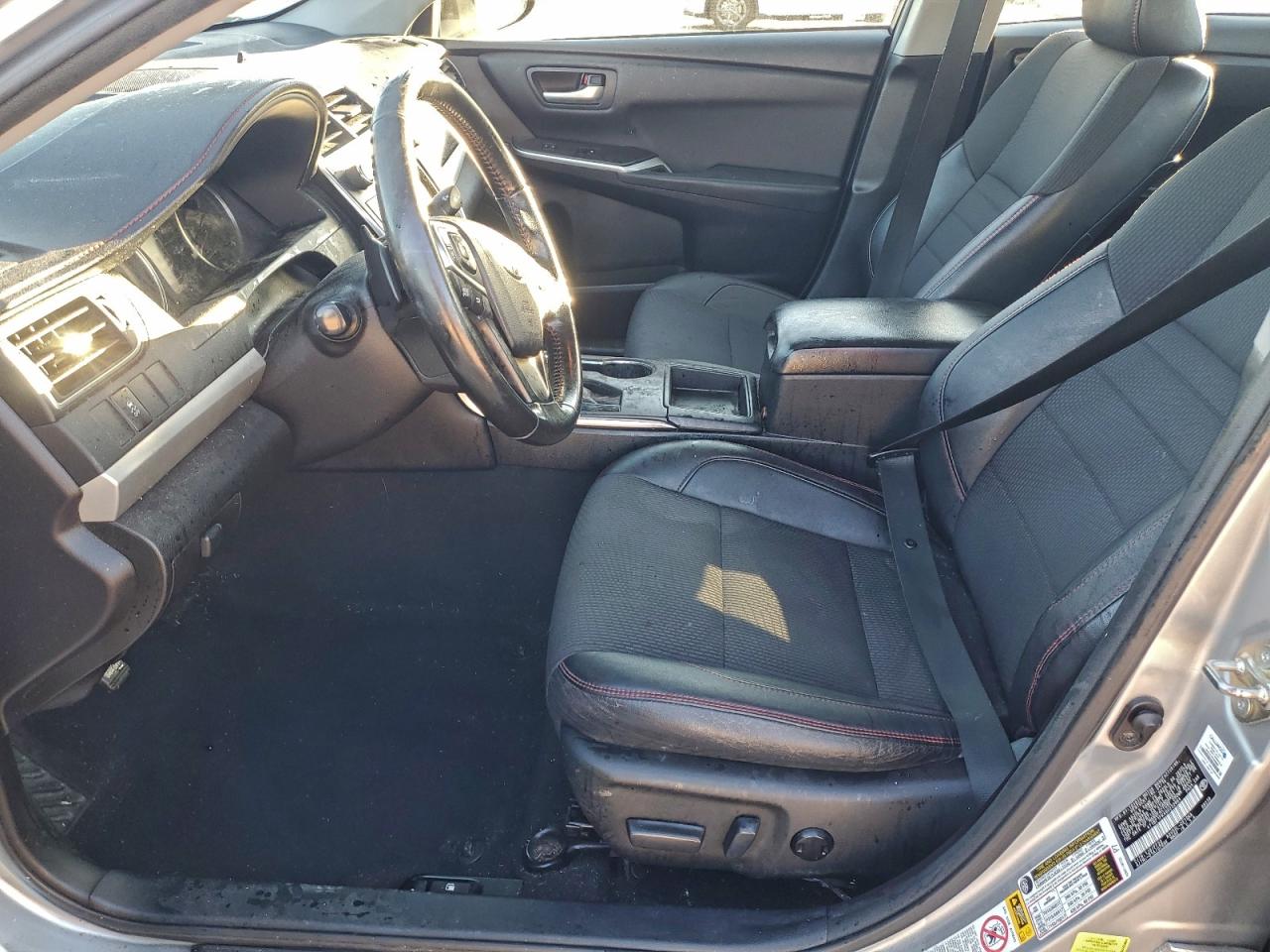 2016 TOYOTA CAMRY LE photo 13