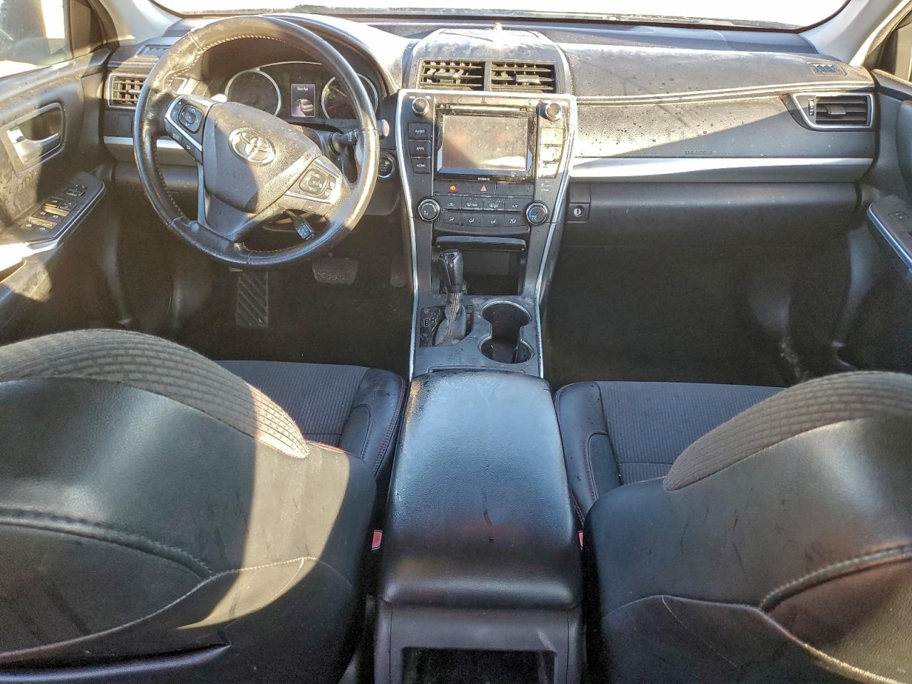 2016 TOYOTA CAMRY LE photo 15