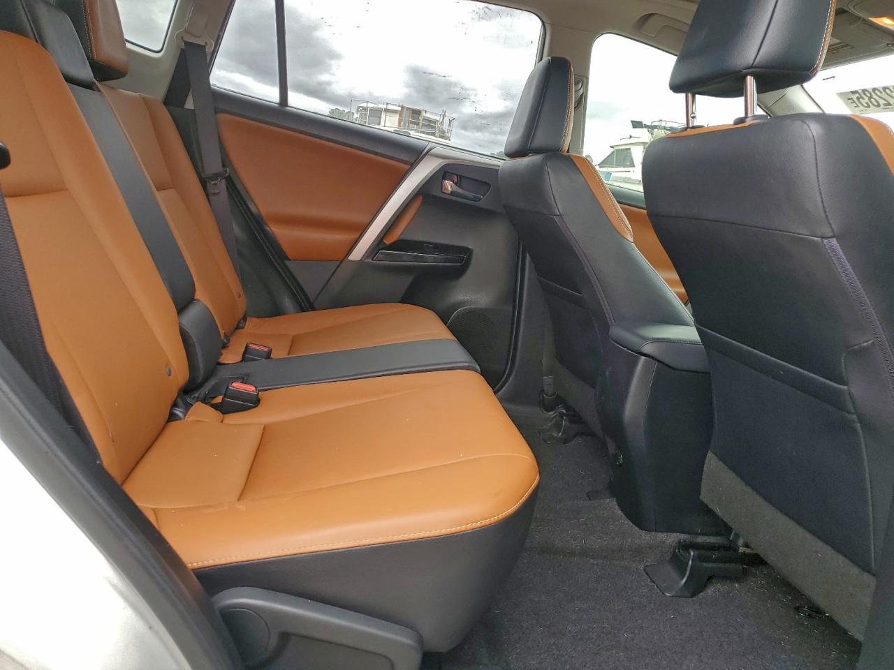 2016 TOYOTA RAV4 LIMITED photo 31