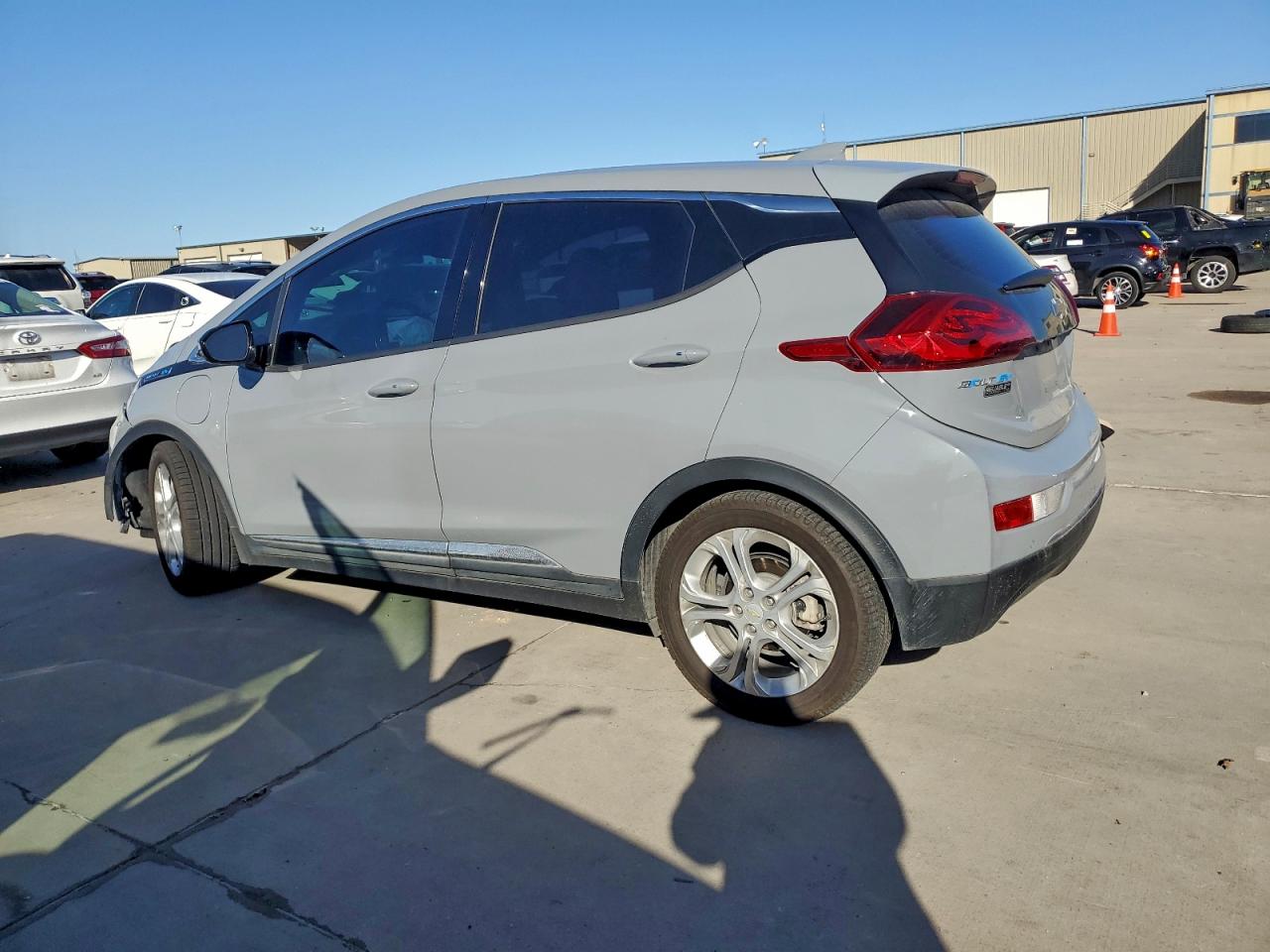2019 CHEVROLET BOLT EV LT photo 2