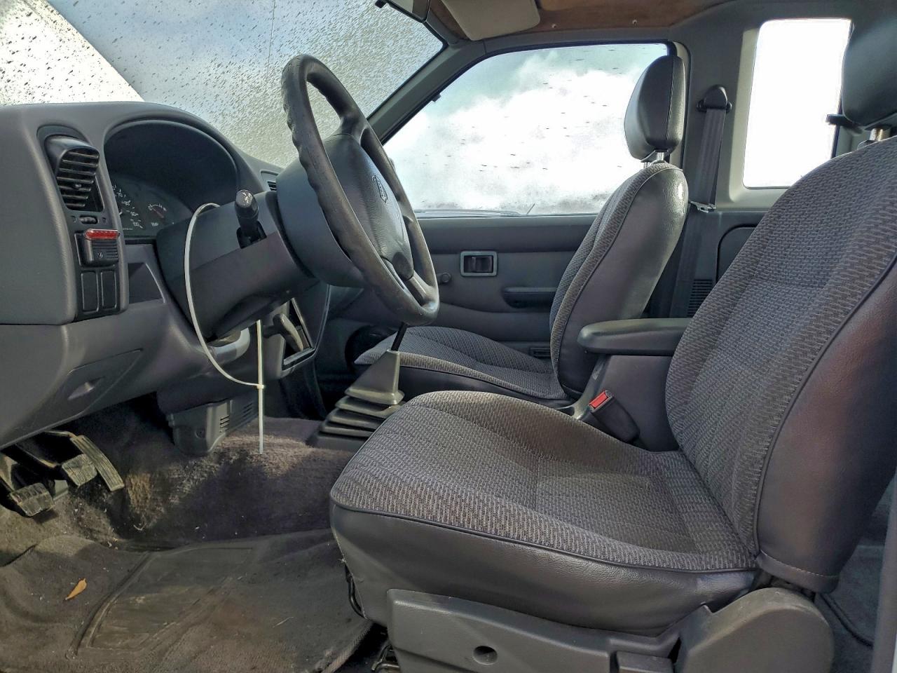 1996 NISSAN TRUCK KING CAB SE photo 13