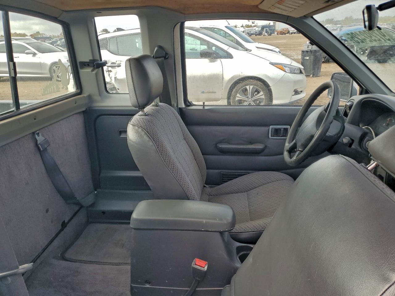 1996 NISSAN TRUCK KING CAB SE photo 19