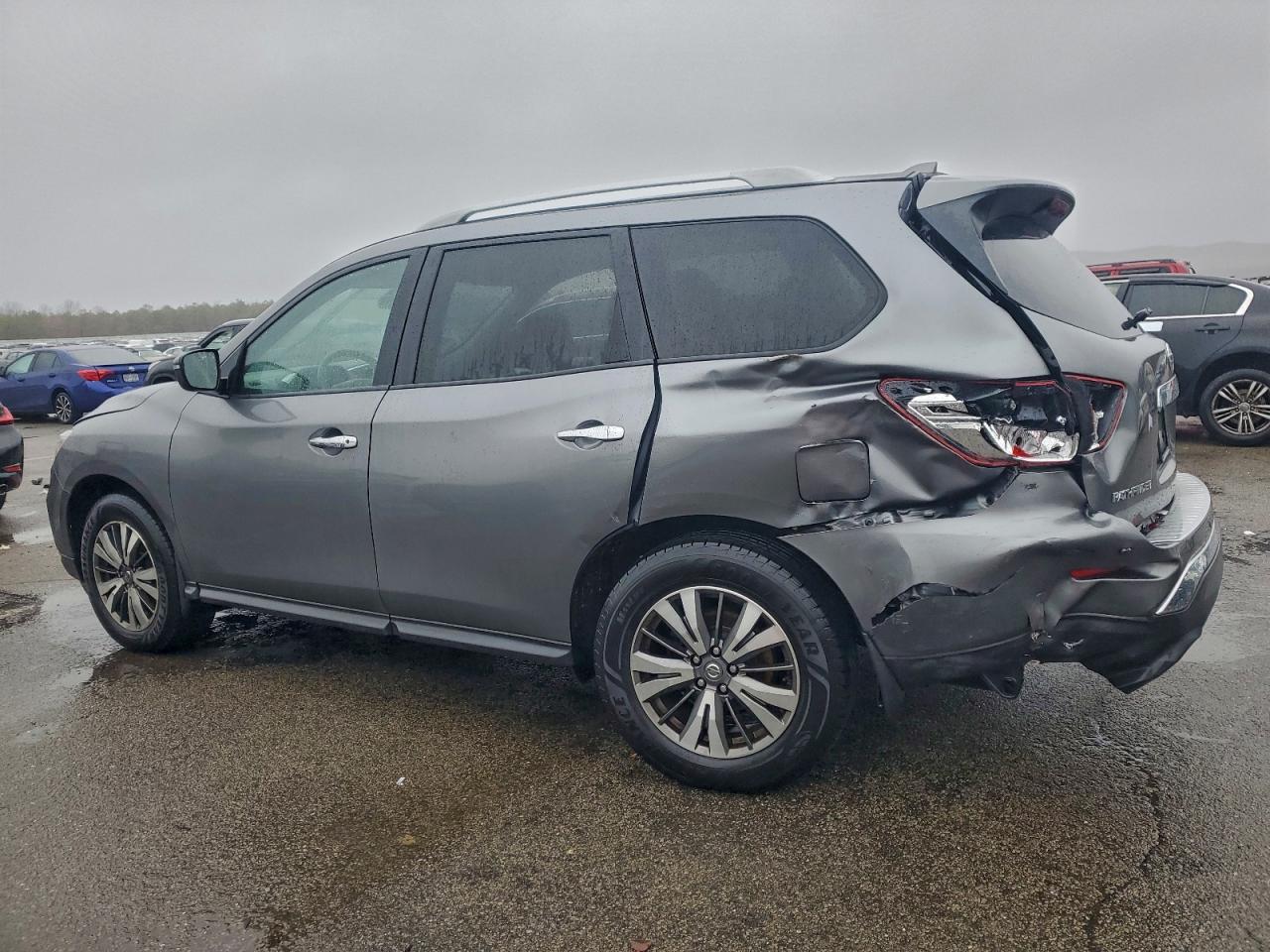 2020 NISSAN PATHFINDER S photo 2