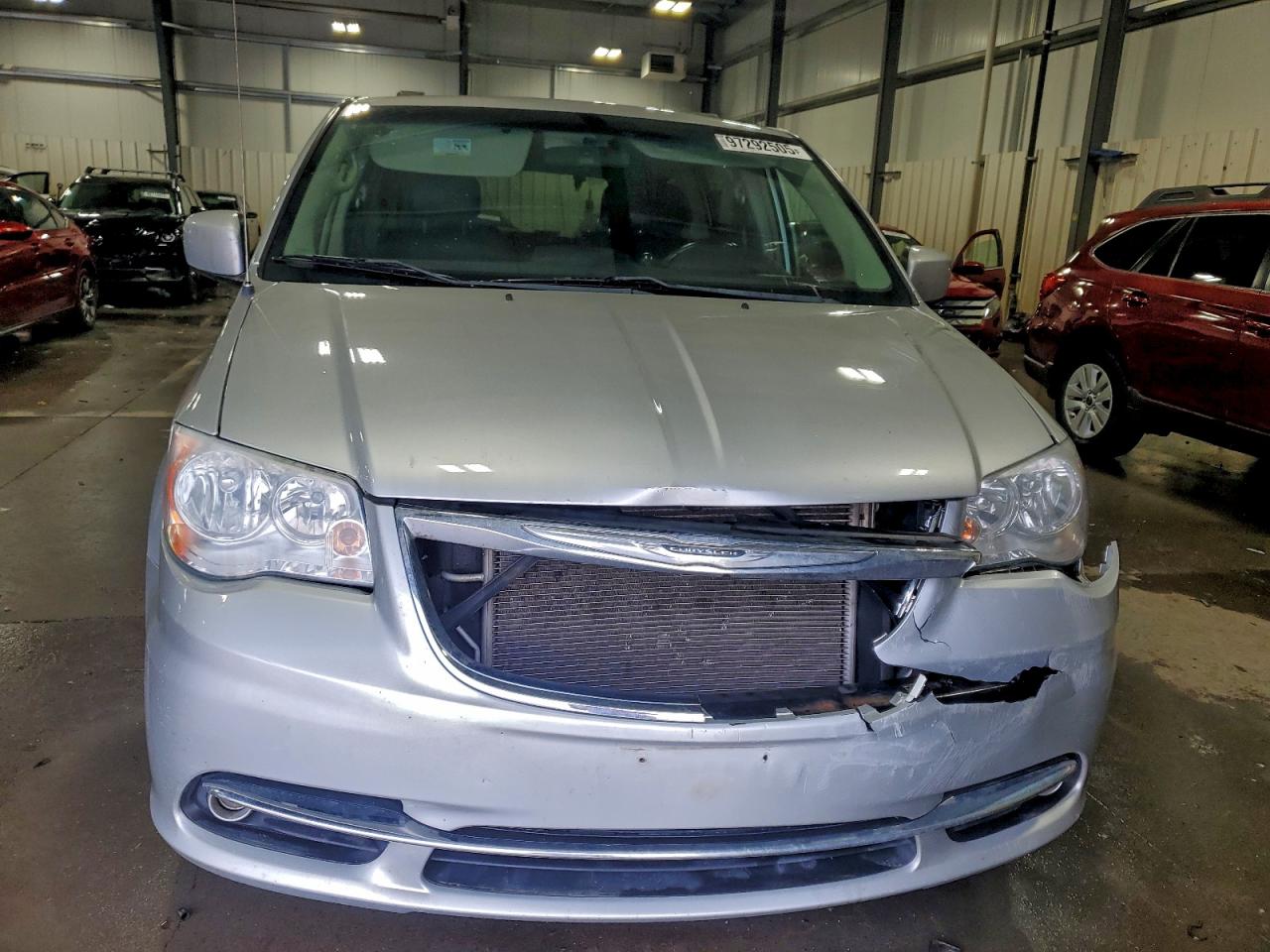 2011 CHRYSLER TOWN & COUNTRY TOURING L photo 5