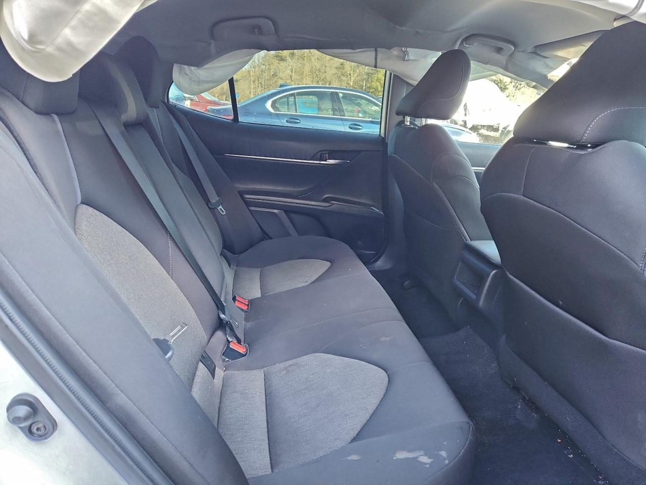 2022 TOYOTA CAMRY LE photo 19