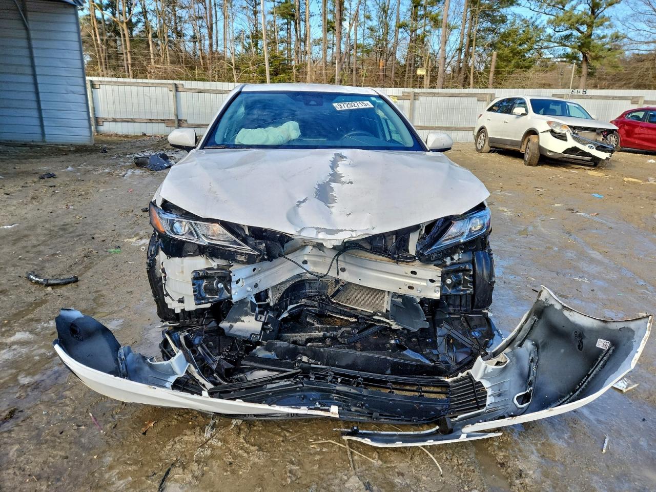 2022 TOYOTA CAMRY LE photo 9
