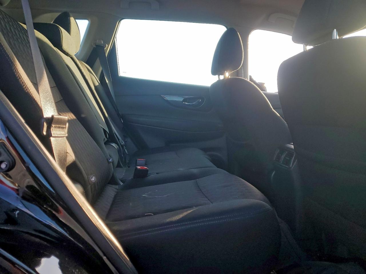 2018 NISSAN ROGUE S photo 11