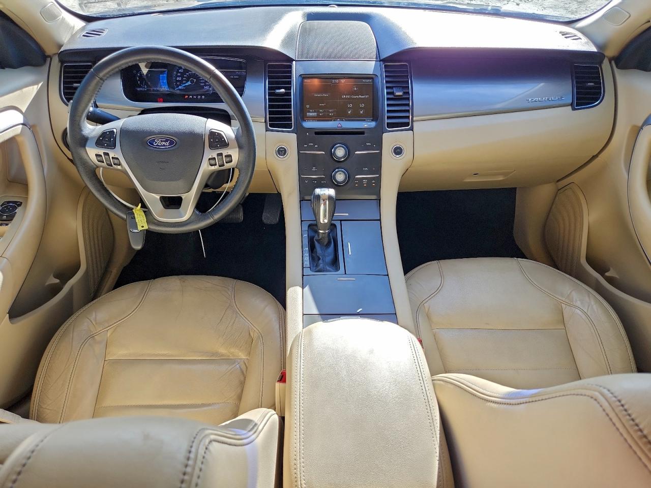 2015 FORD TAURUS SEL photo 8