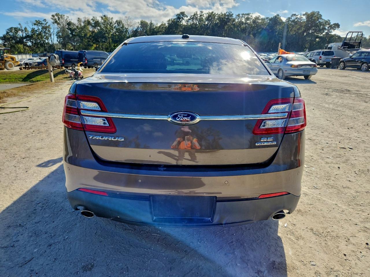 2015 FORD TAURUS SEL photo 6