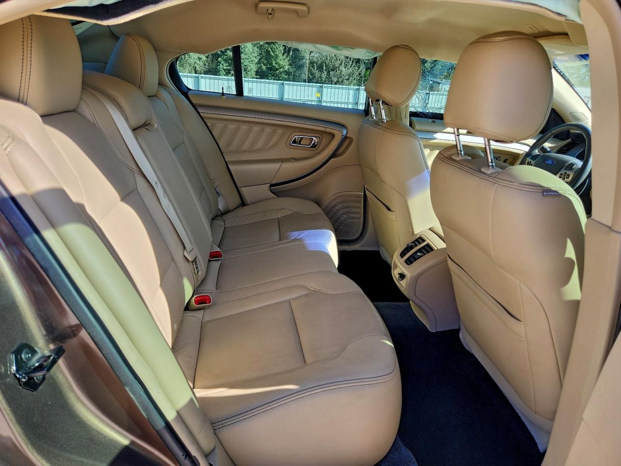 2015 FORD TAURUS SEL photo 10