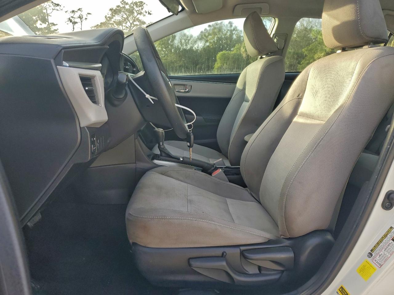 2015 TOYOTA COROLLA L photo 7