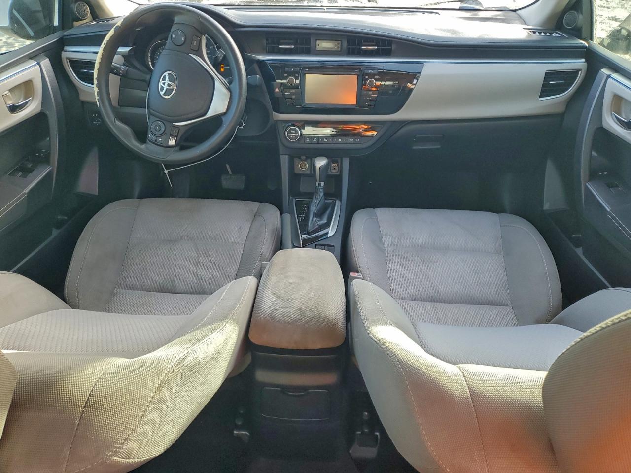 2015 TOYOTA COROLLA L photo 8