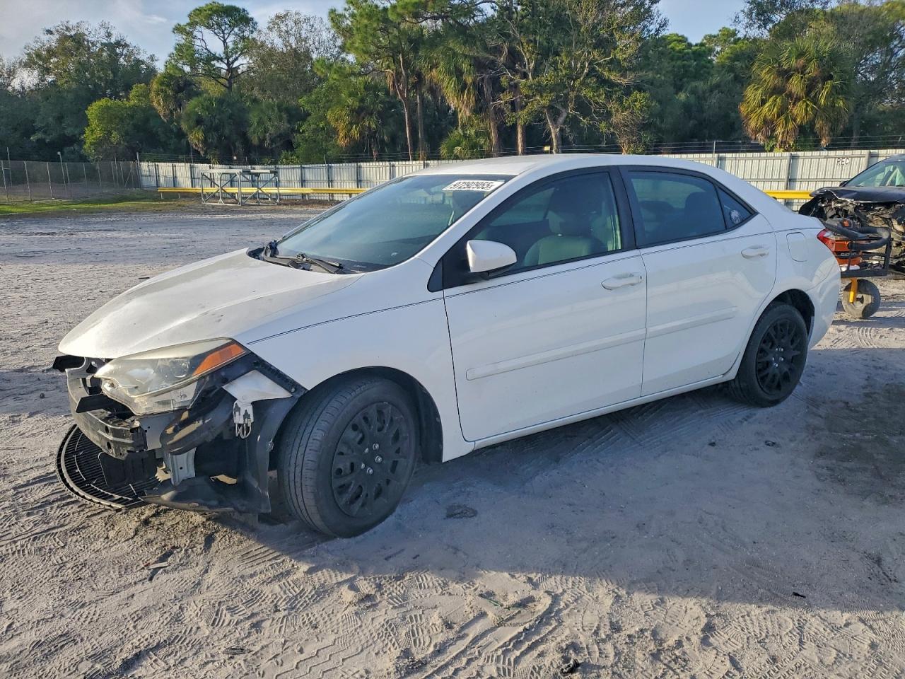 2015 TOYOTA COROLLA