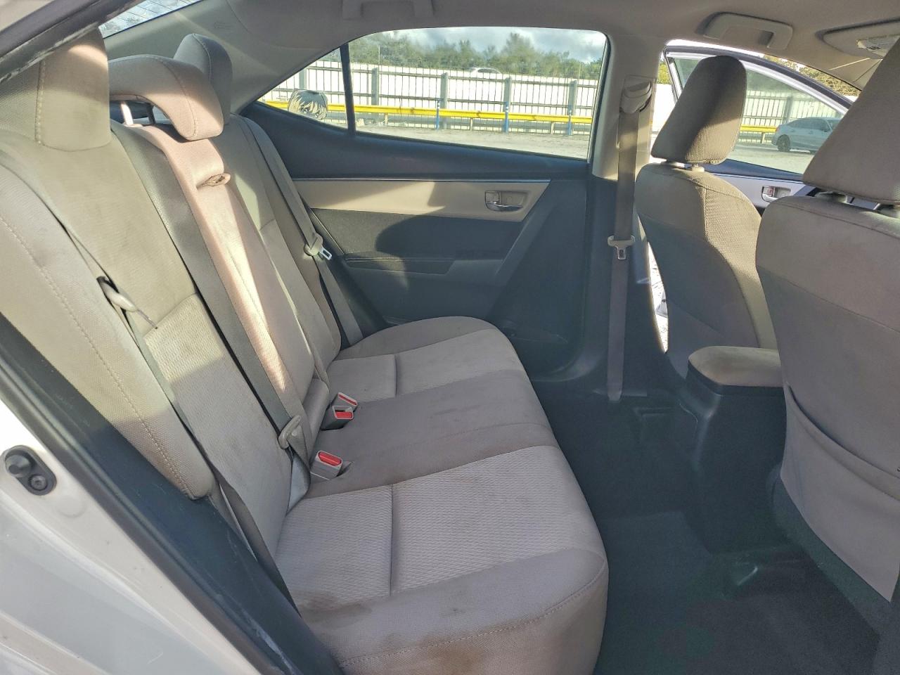 2015 TOYOTA COROLLA L photo 10