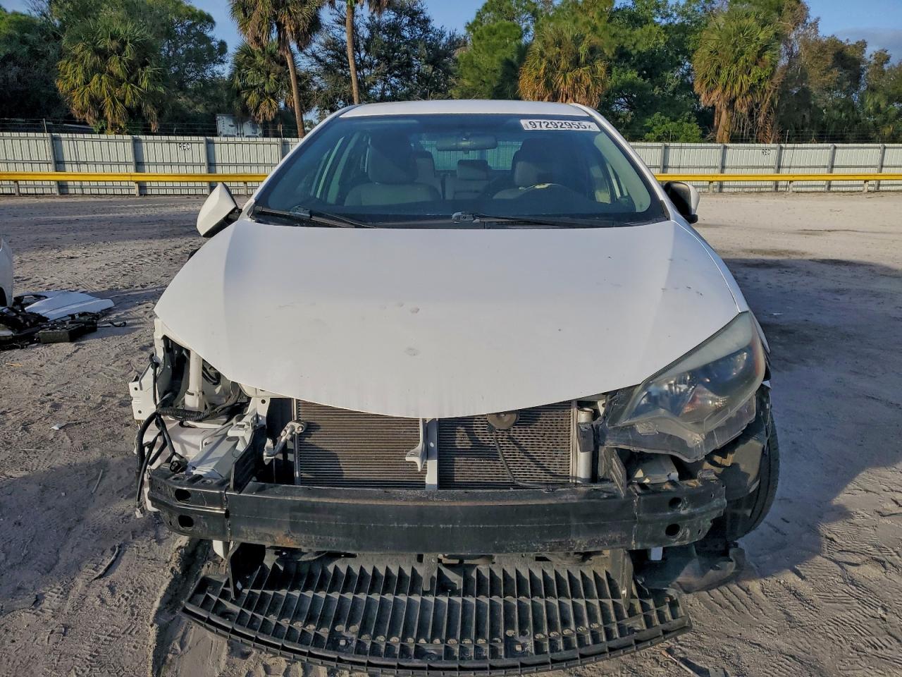 2015 TOYOTA COROLLA L photo 5