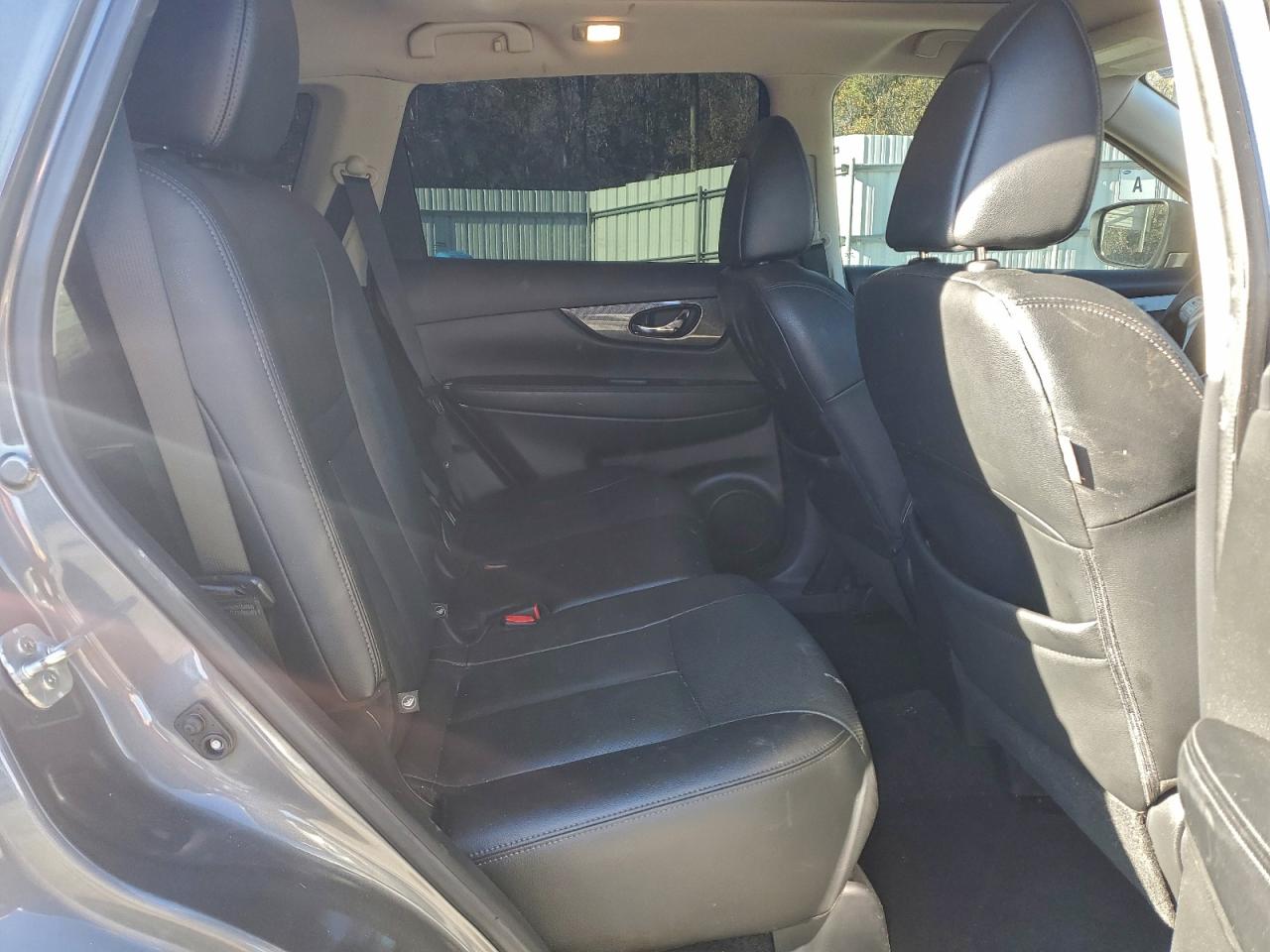 2016 NISSAN ROGUE S photo 11