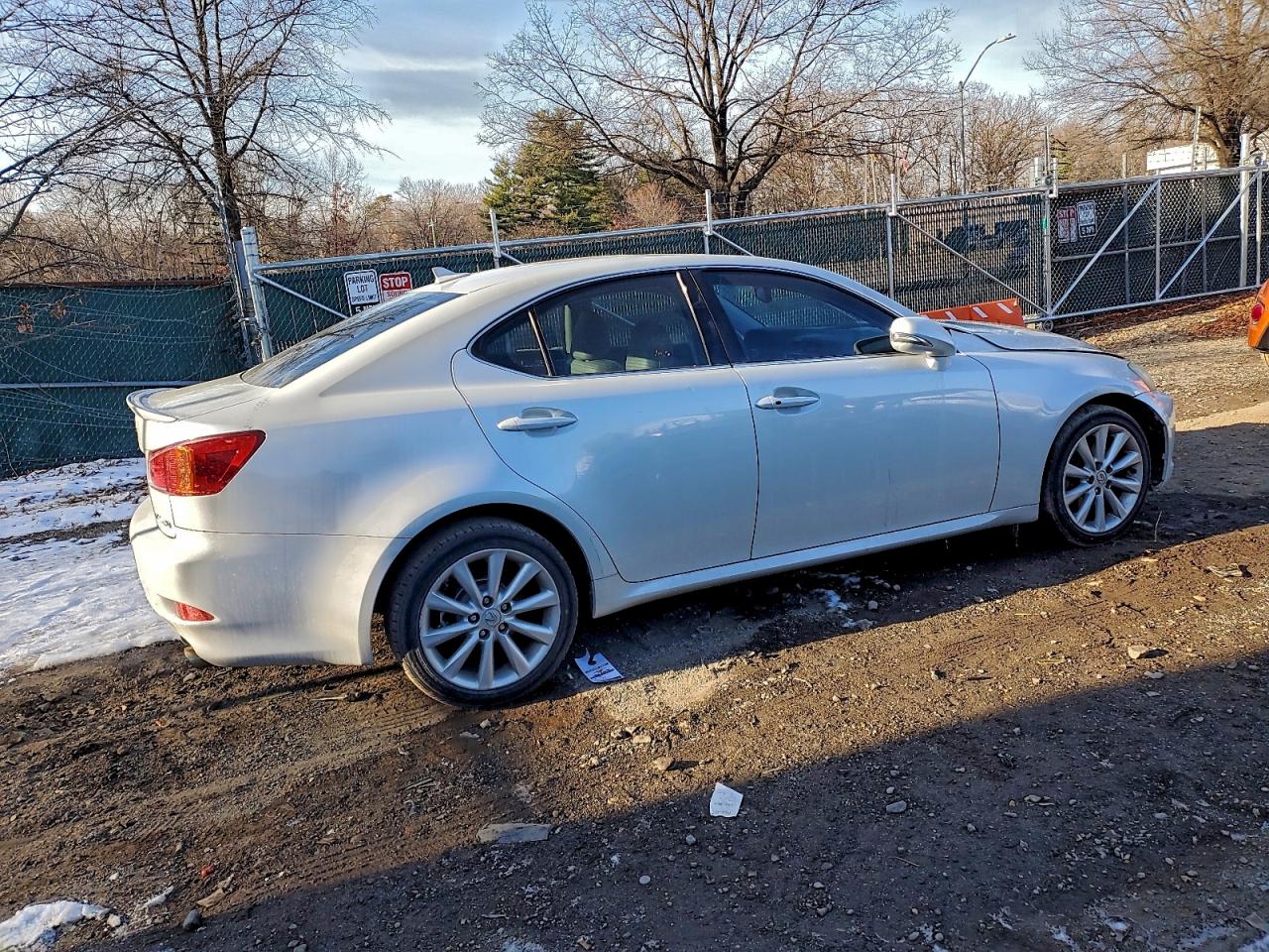 2010 LEXUS IS 250 photo 3
