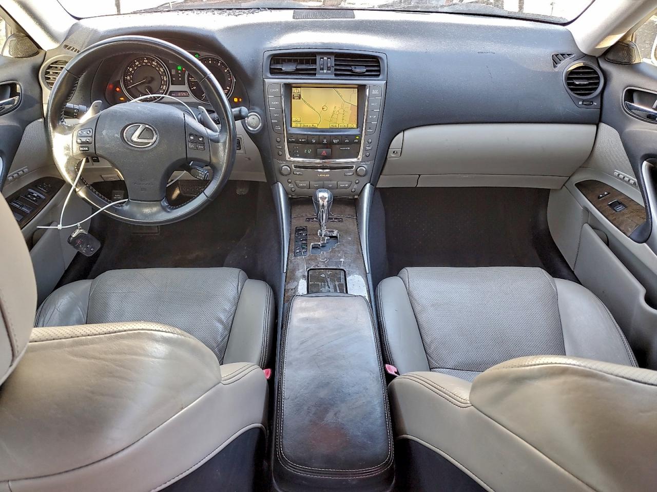 2010 LEXUS IS 250 photo 8