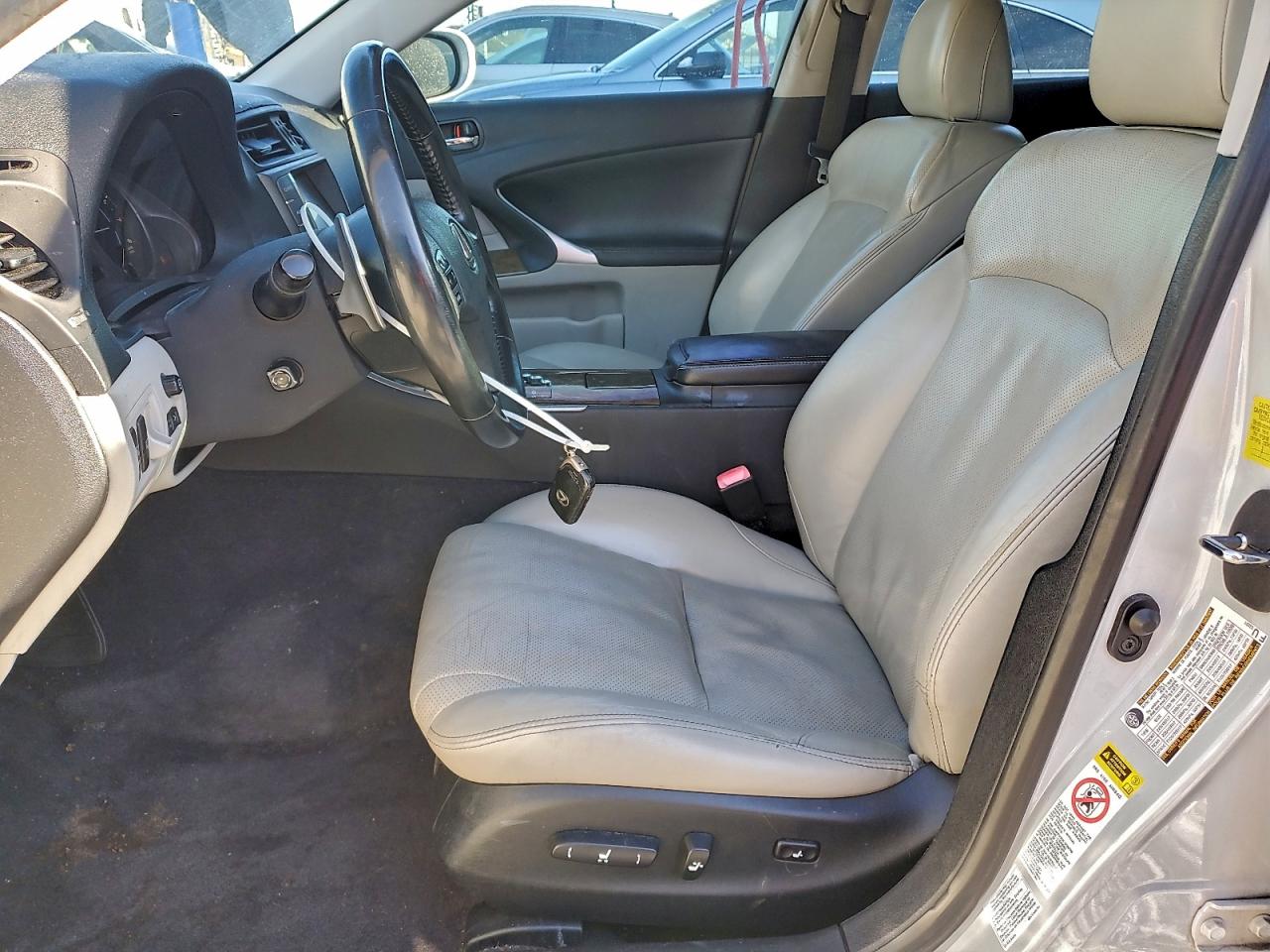 2010 LEXUS IS 250 photo 7