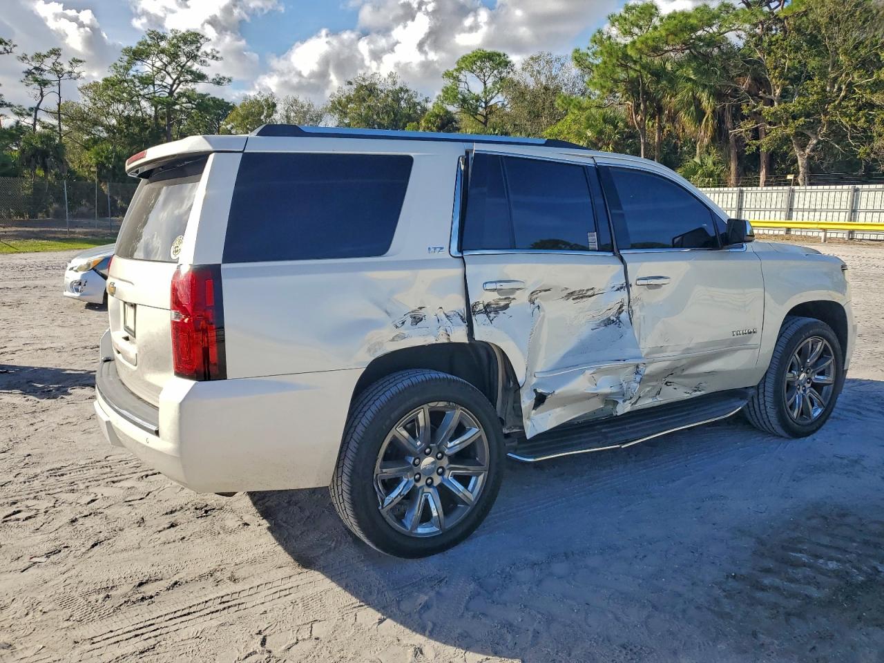 2015 CHEVROLET TAHOE K1500 LTZ photo 3
