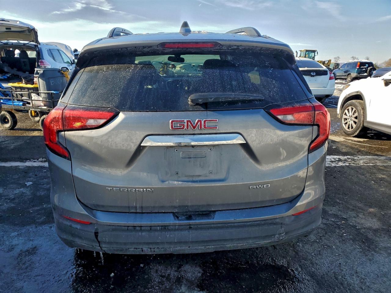 2019 GMC TERRAIN SLE photo 11