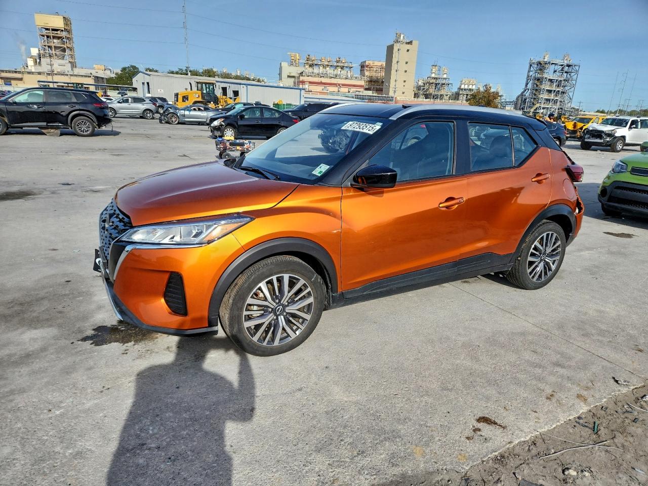 2023 NISSAN KICKS