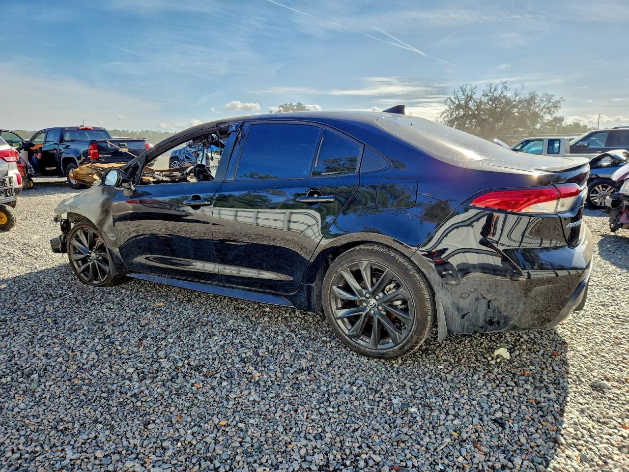 2025 TOYOTA COROLLA SE photo 3