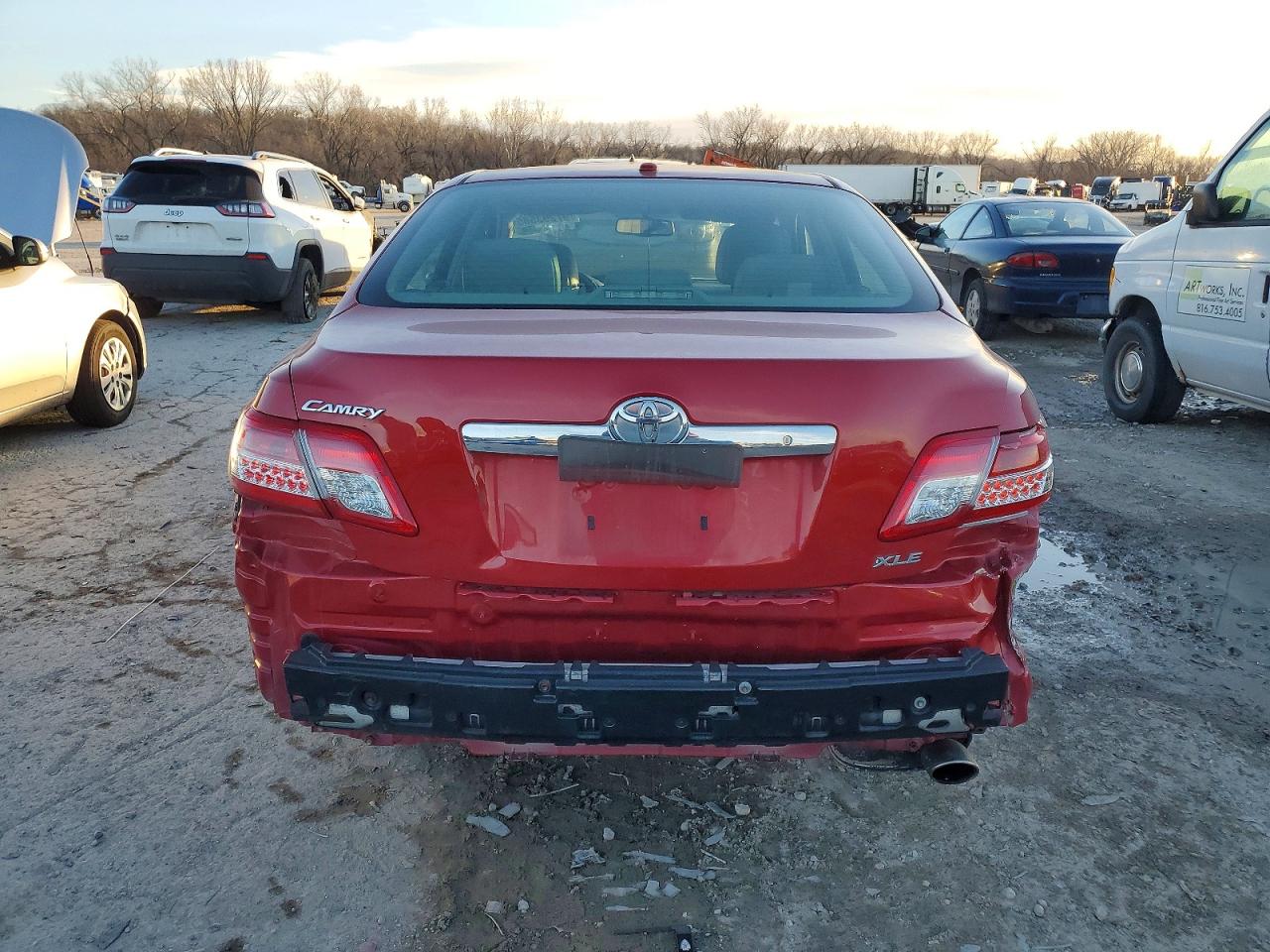 2010 TOYOTA CAMRY BASE photo 6
