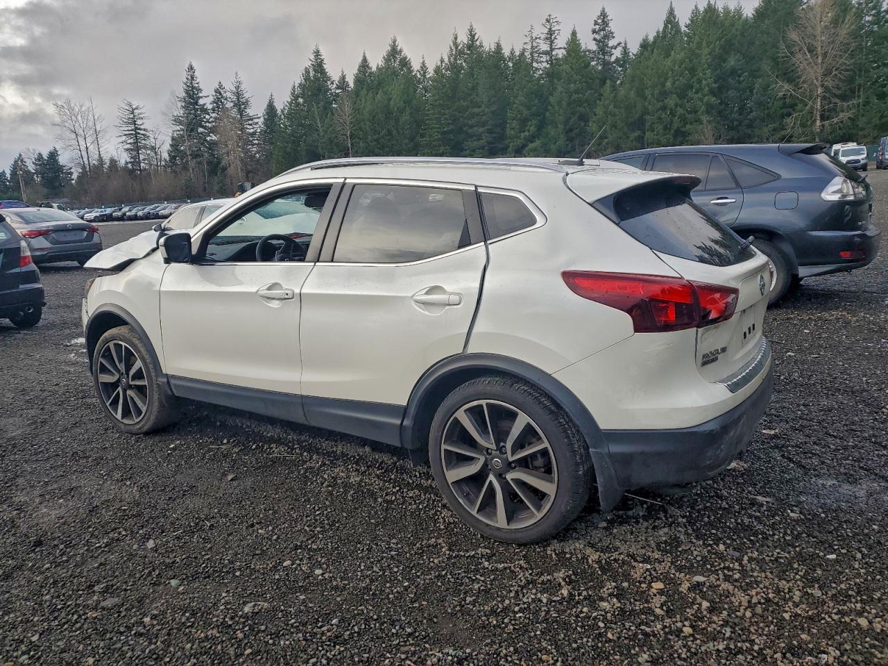 2018 NISSAN ROGUE SPORT S photo 2