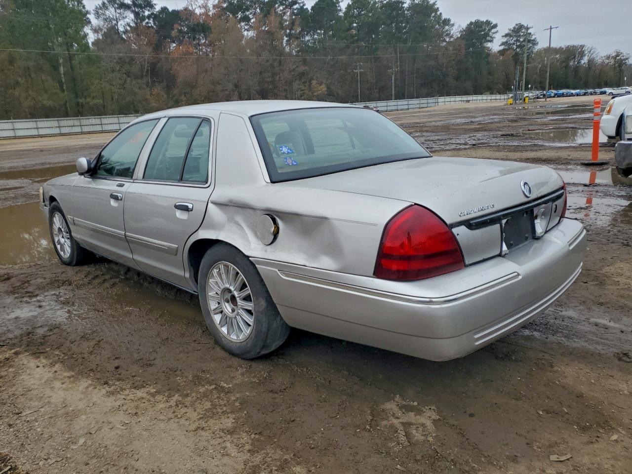 2008 MERCURY GRAND MARQUIS LS photo 2