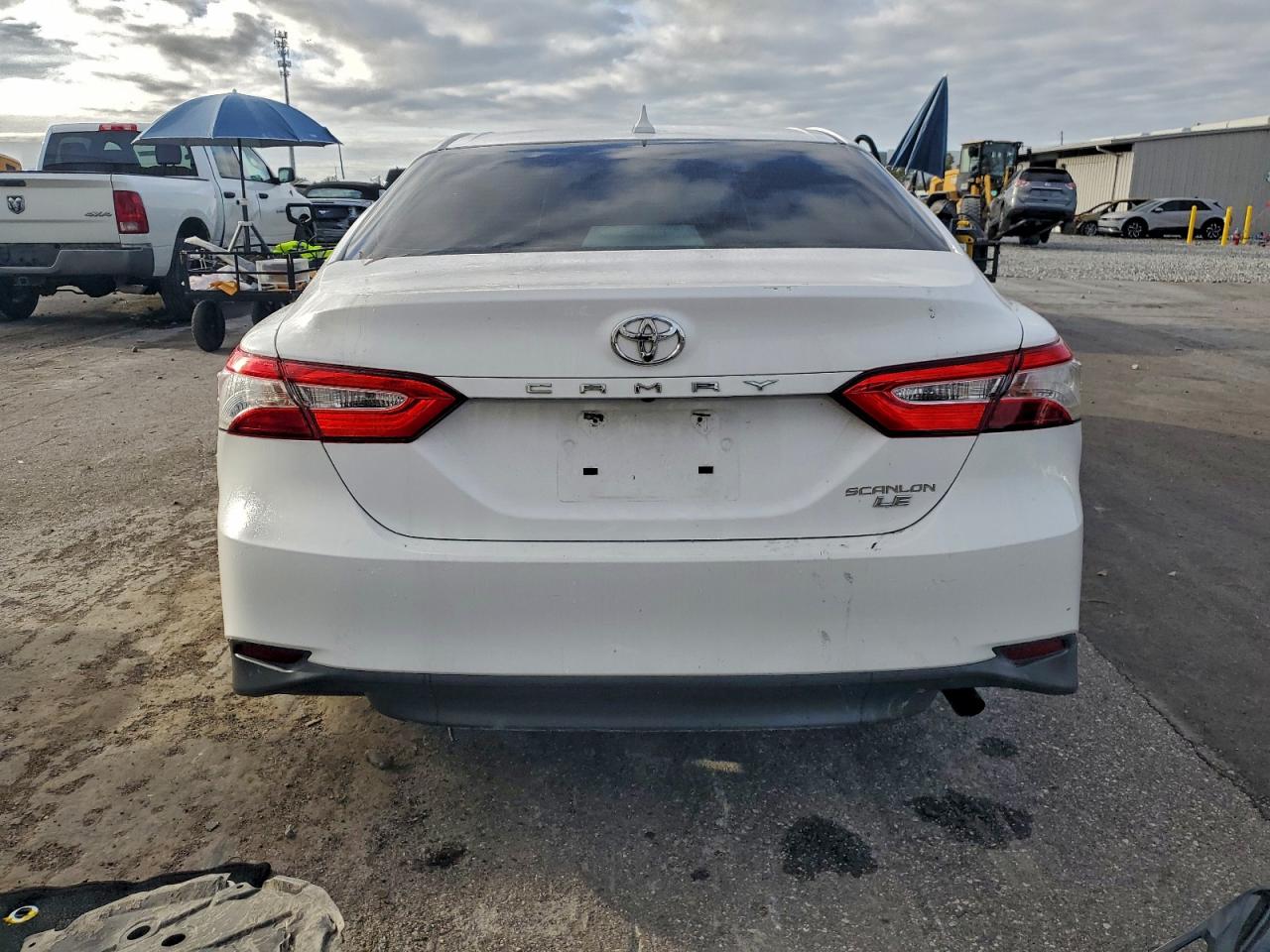 2018 TOYOTA CAMRY L photo 16