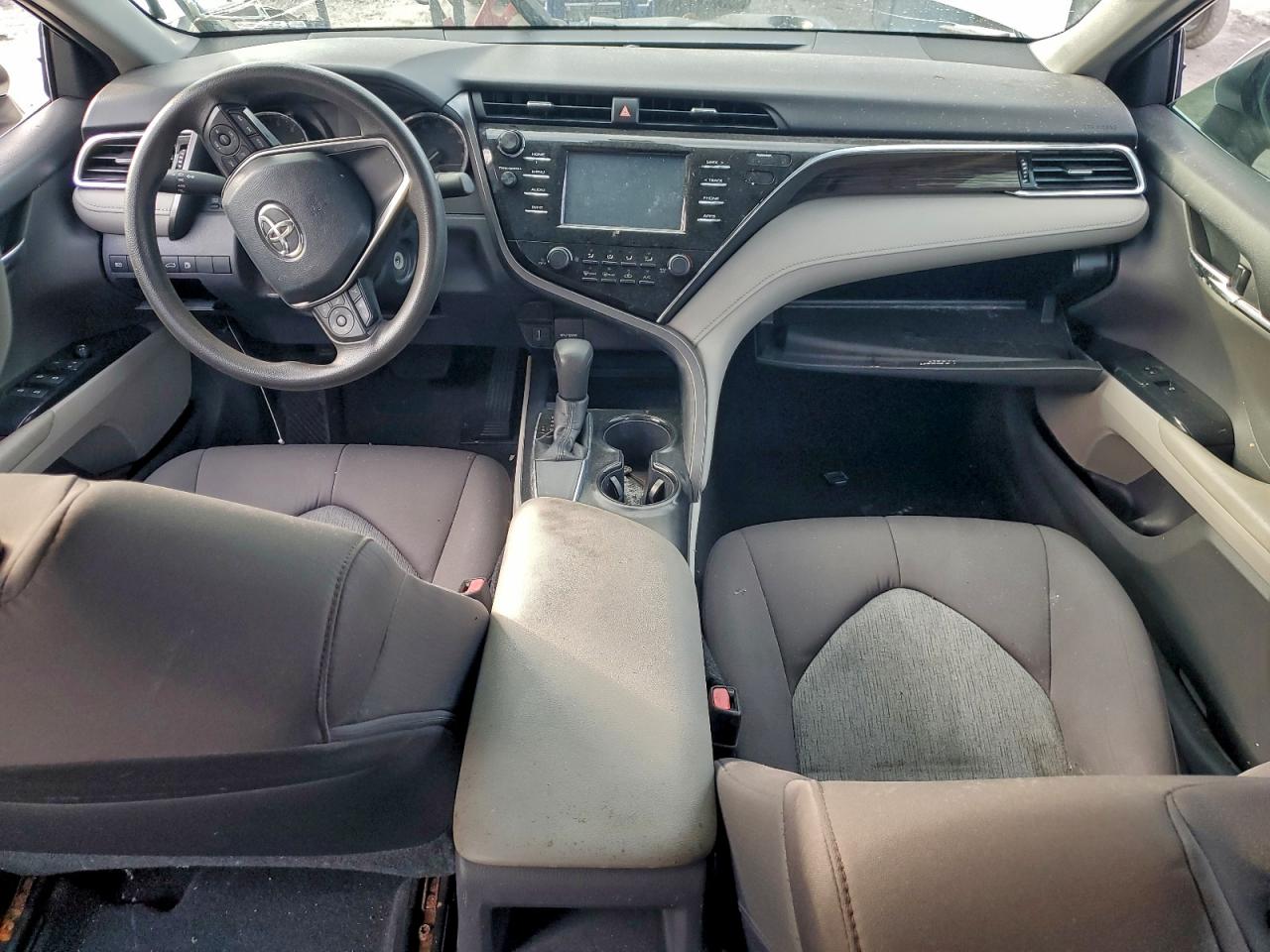 2018 TOYOTA CAMRY L photo 22