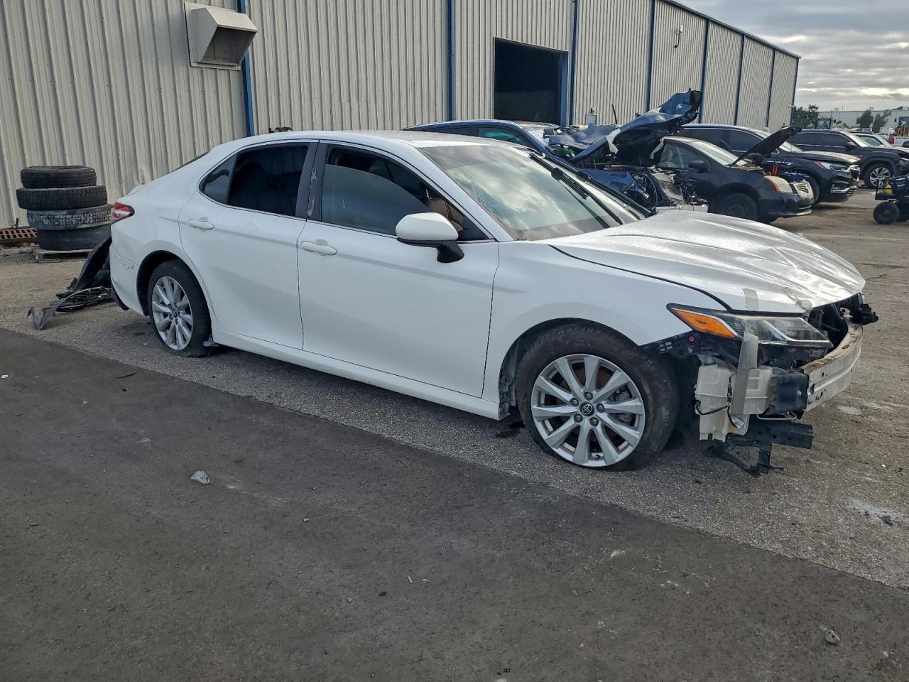 2018 TOYOTA CAMRY L photo 10