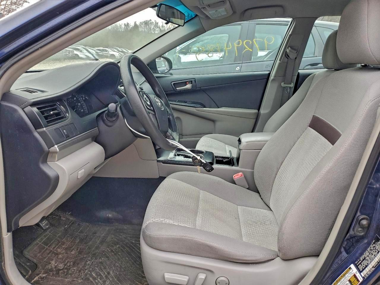2014 TOYOTA CAMRY L photo 13