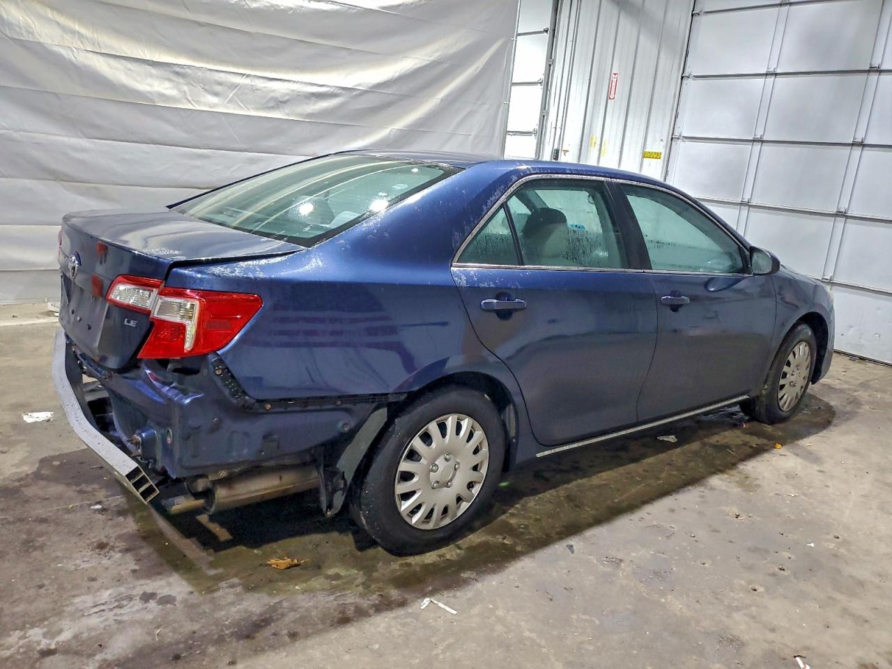 2014 TOYOTA CAMRY L photo 5