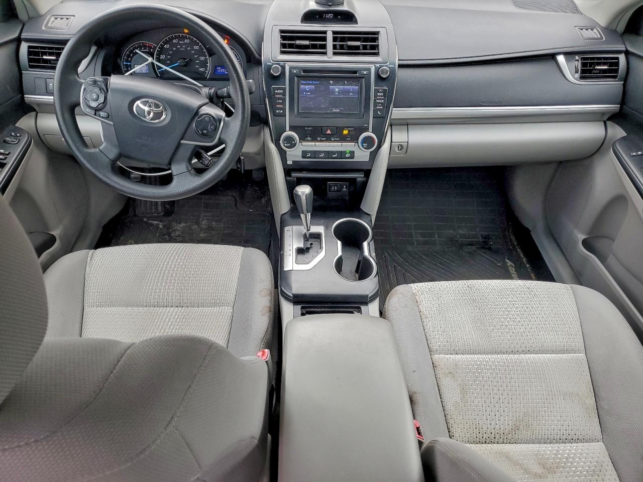 2014 TOYOTA CAMRY L photo 15