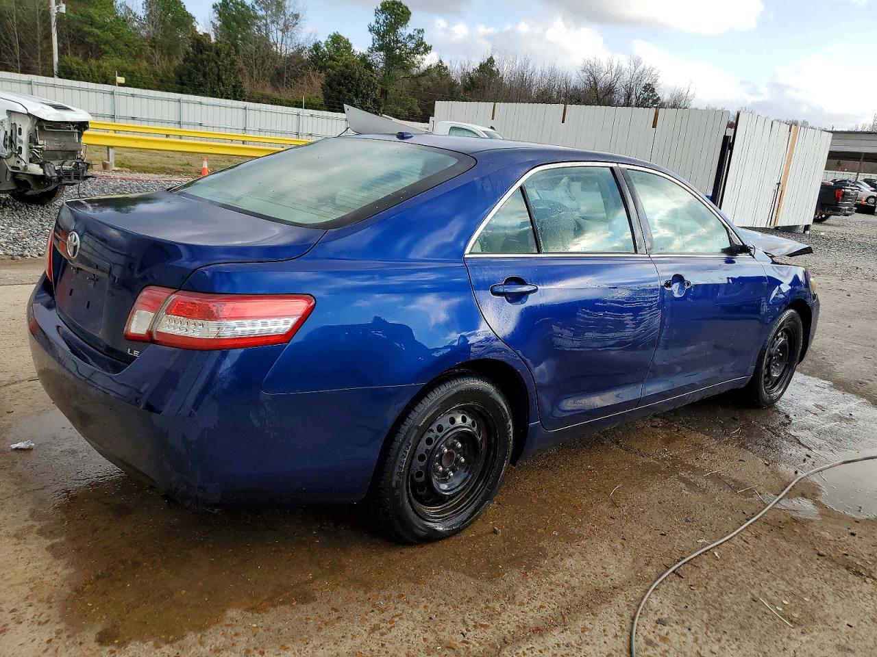 2011 TOYOTA CAMRY BASE photo 5
