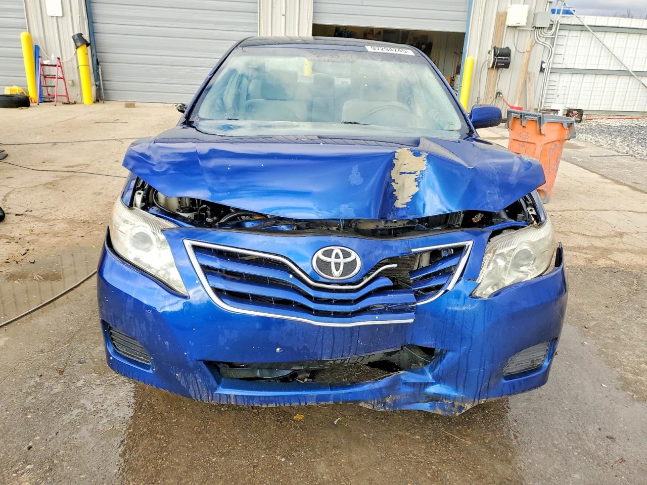 2011 TOYOTA CAMRY BASE photo 9