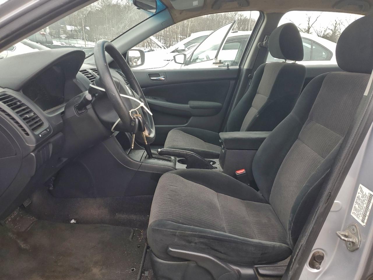 2005 HONDA ACCORD LX photo 13