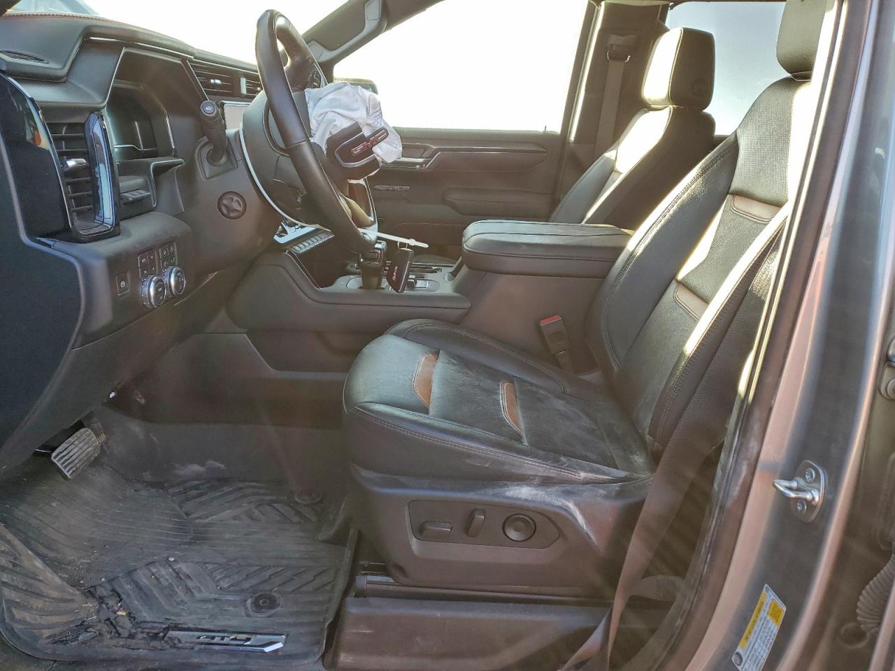 2025 GMC SIERRA K1500 AT4 photo 19