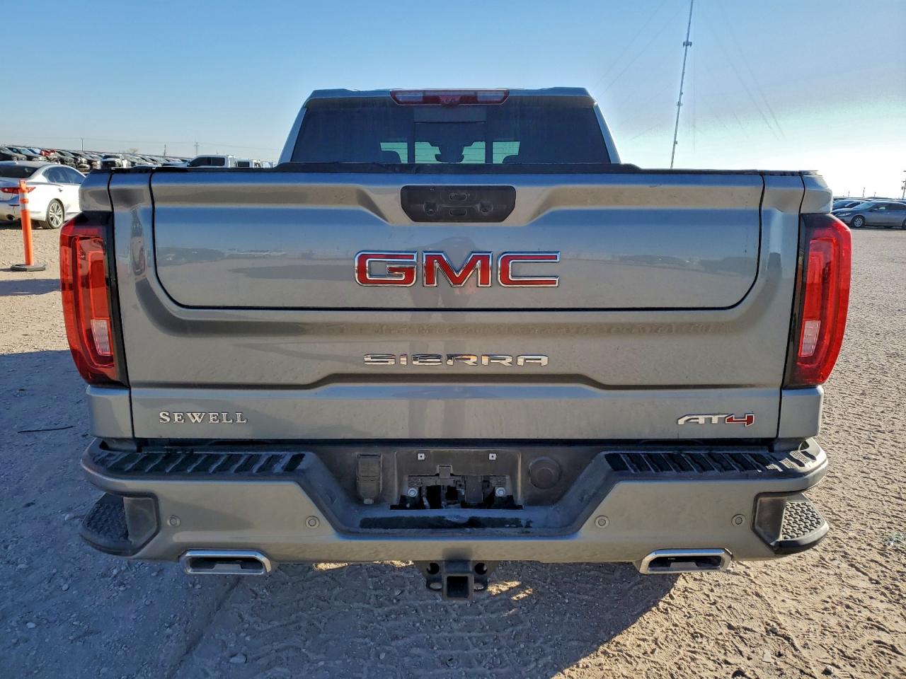 2025 GMC SIERRA K1500 AT4 photo 16
