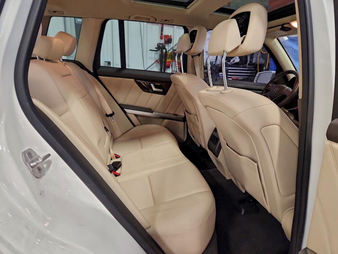 2015 MERCEDES-BENZ GLK 250 BLUETEC photo 11