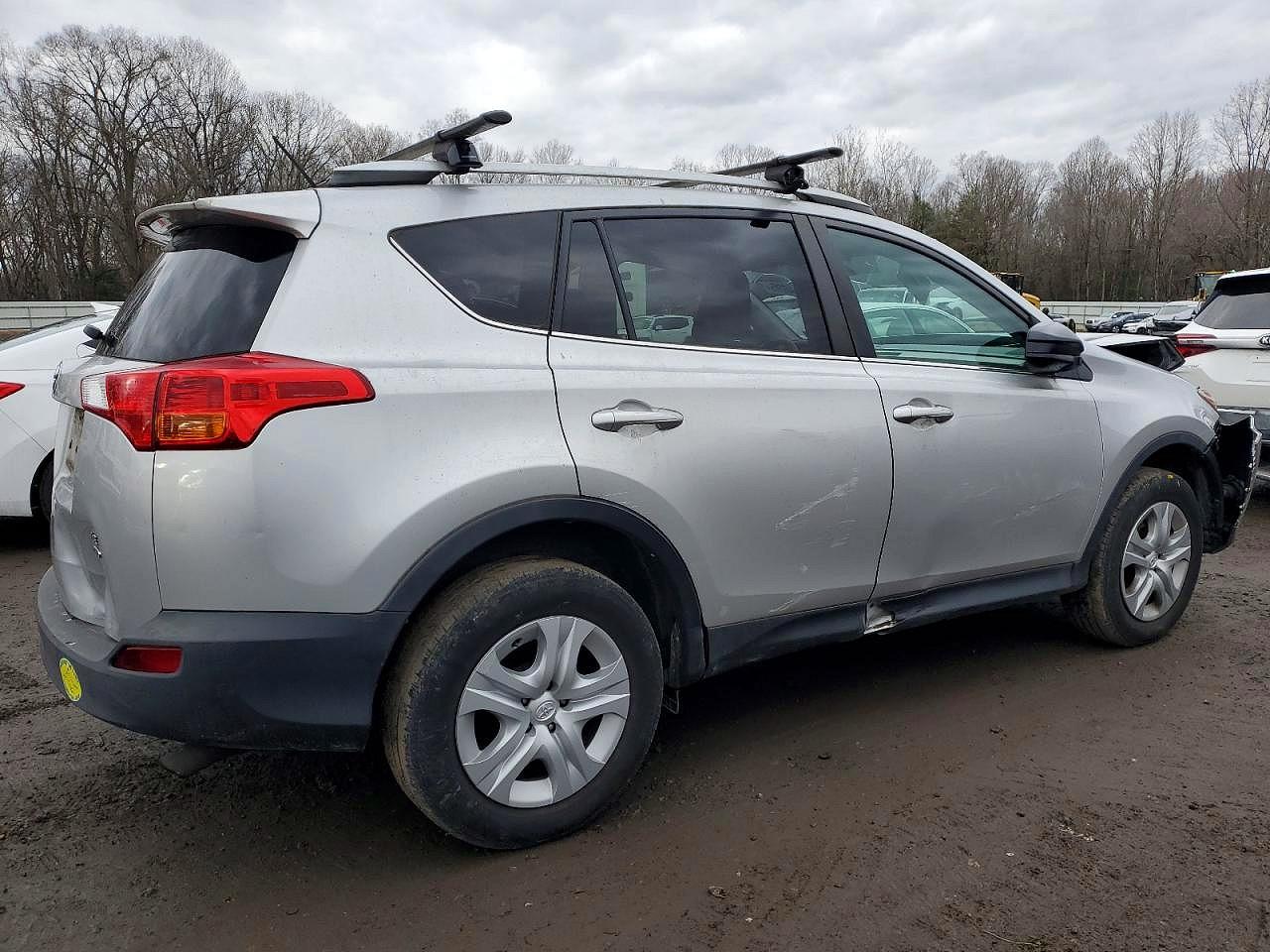 2015 TOYOTA RAV4 LE photo 7