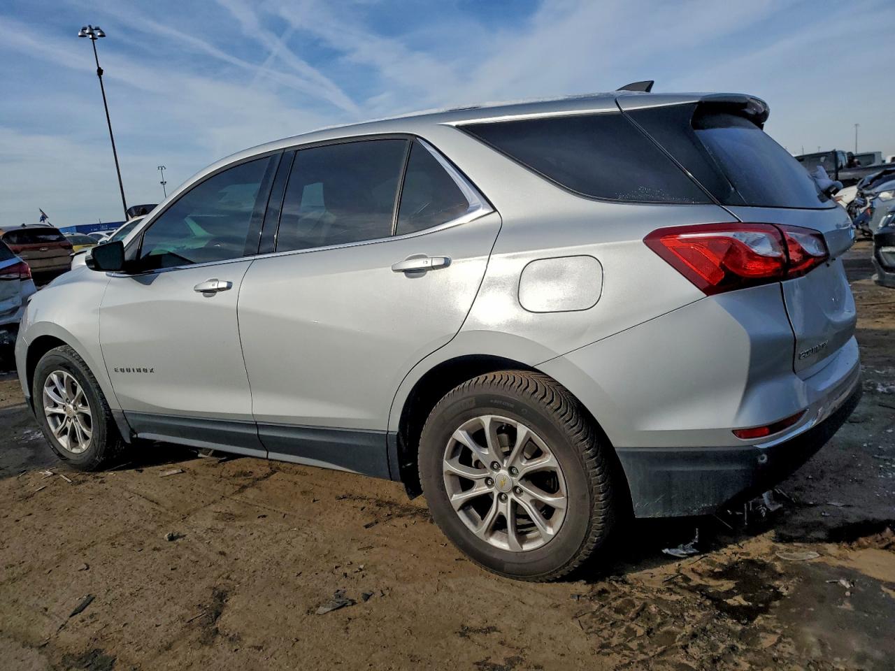 2018 CHEVROLET EQUINOX LT photo 2