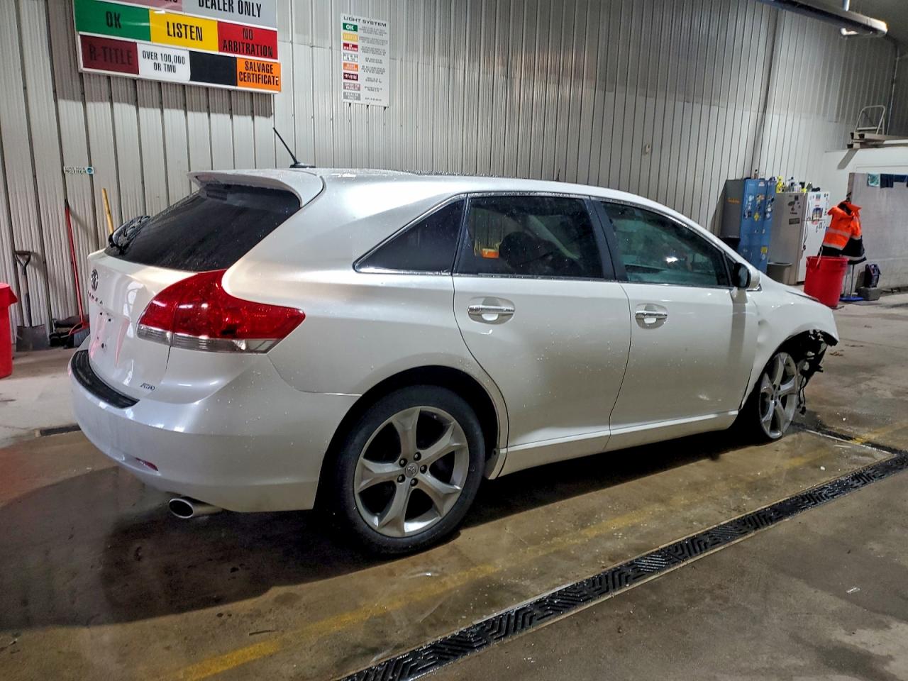 2009 TOYOTA VENZA photo 3