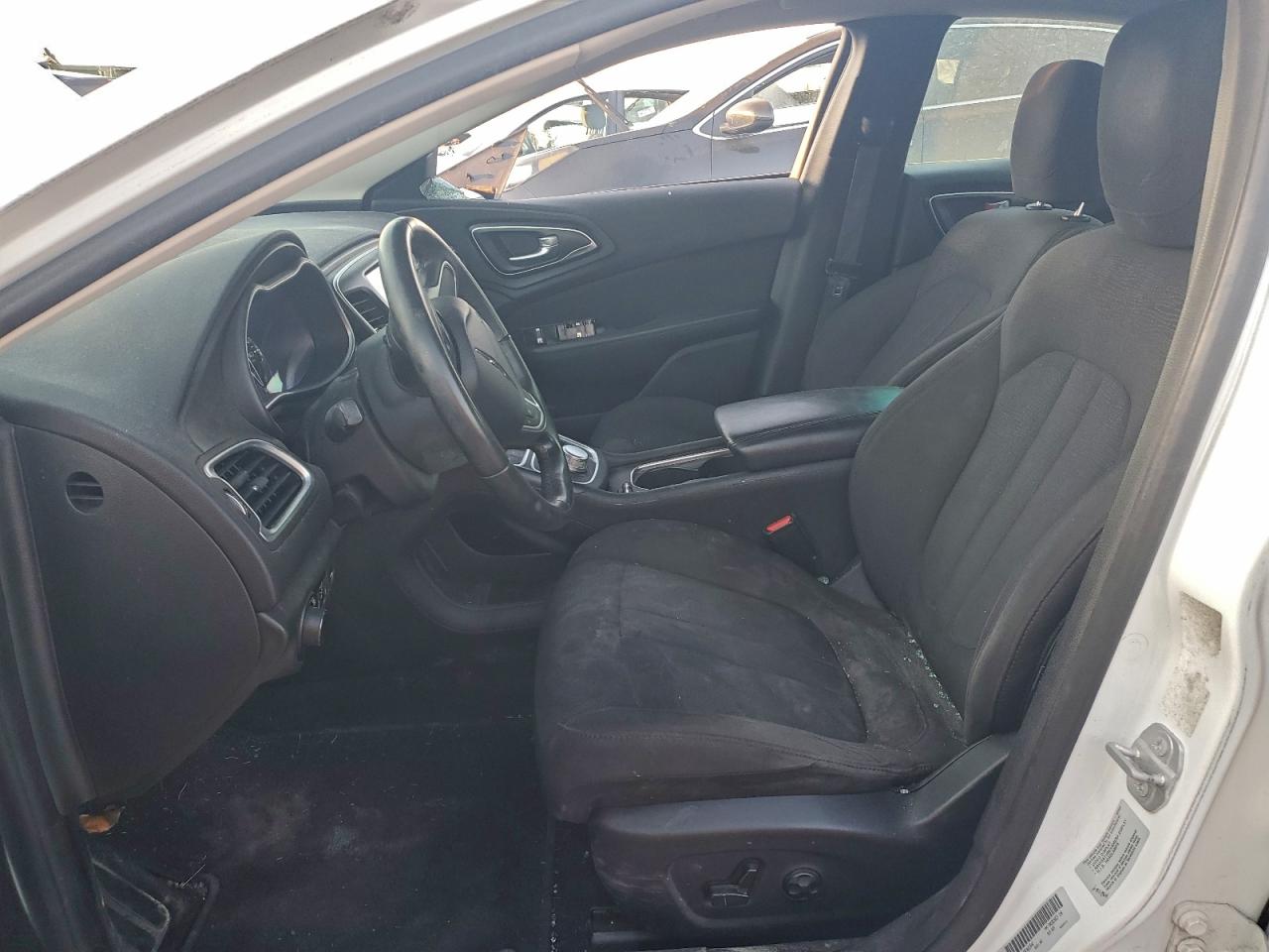 2015 CHRYSLER 200 LIMITED photo 19
