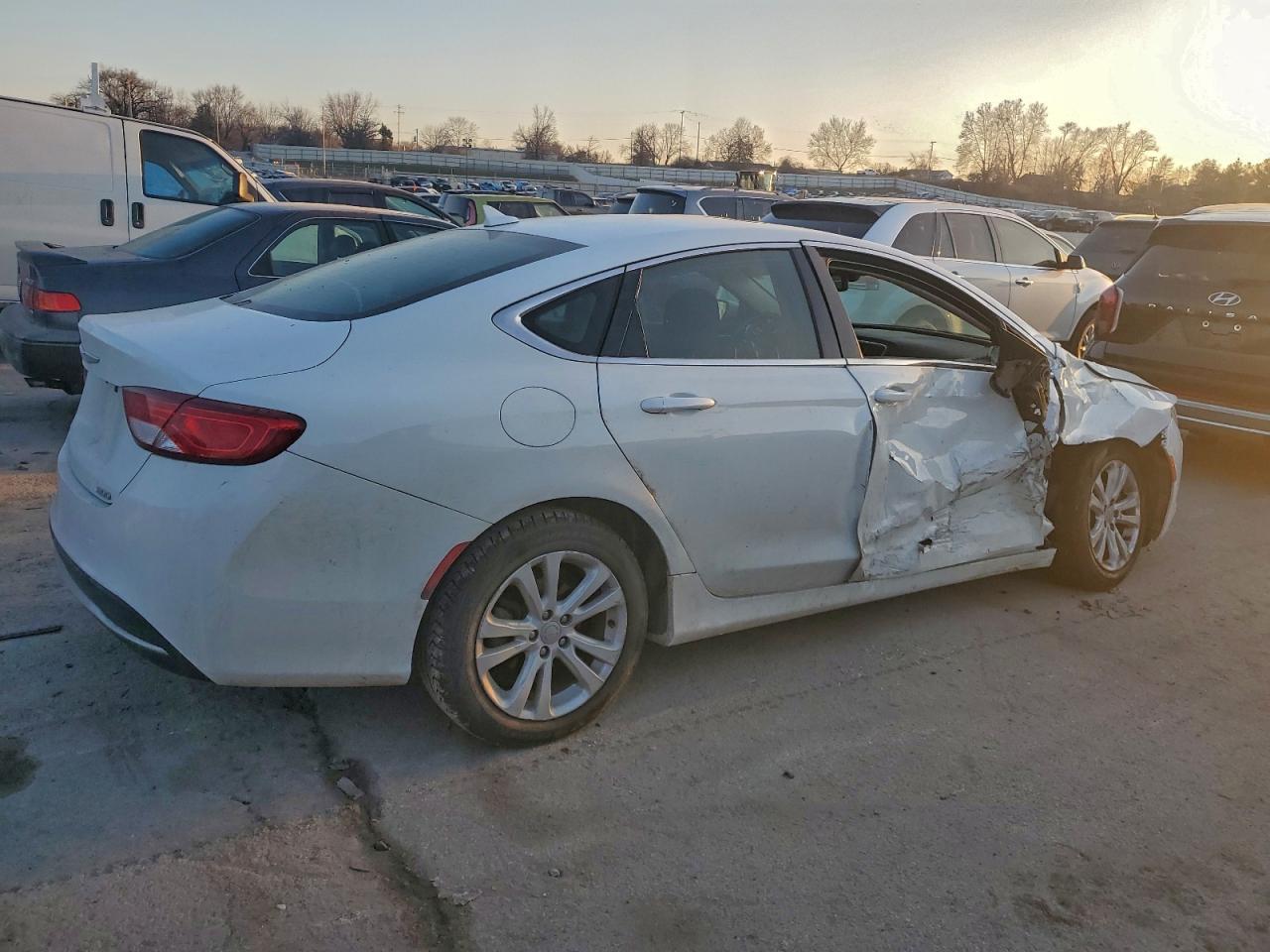 2015 CHRYSLER 200 LIMITED photo 7
